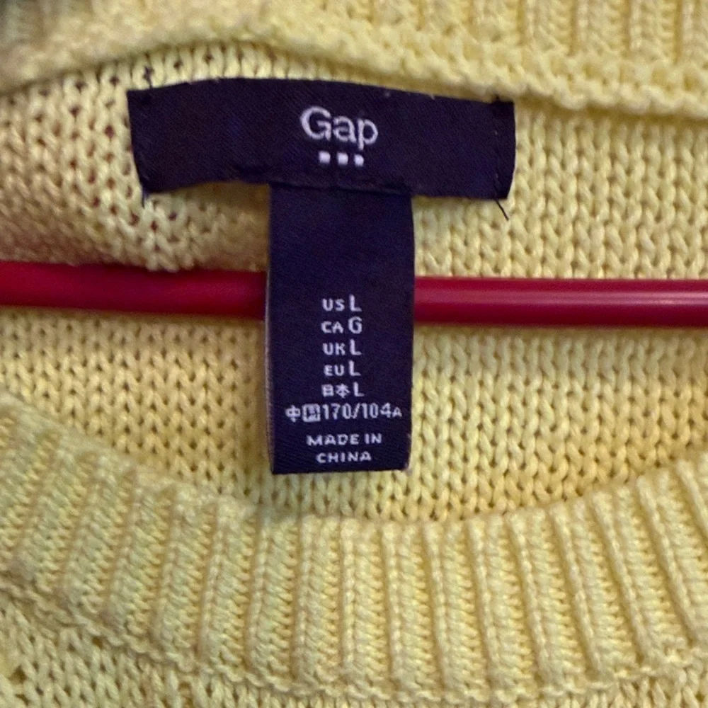 ✅✅✅BOGOHO✅✅✅ Gap Yellow Cable Knit Sweater-Large